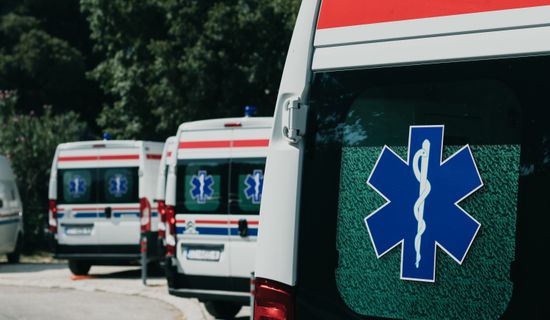 龙陵救护车转运病人过路高速收费吗？